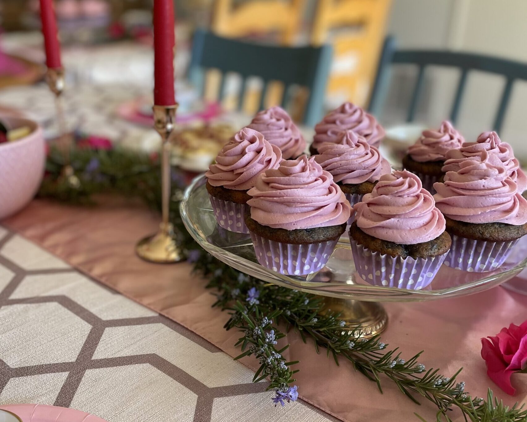 cute galentines cupcakes